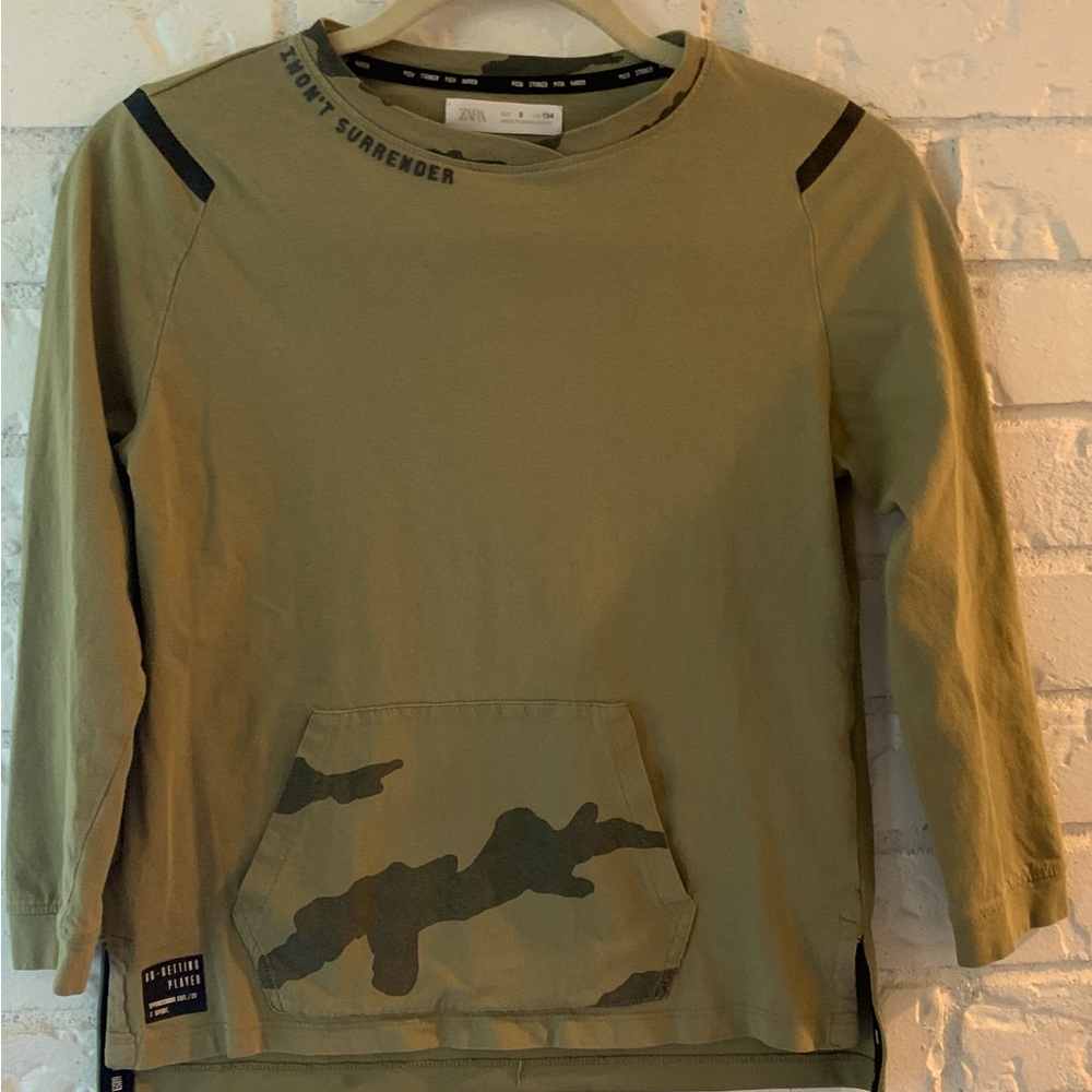 Zara “ I won’t surrender “ Kids Long sleeve Green Camo Pocket shirt •size 9